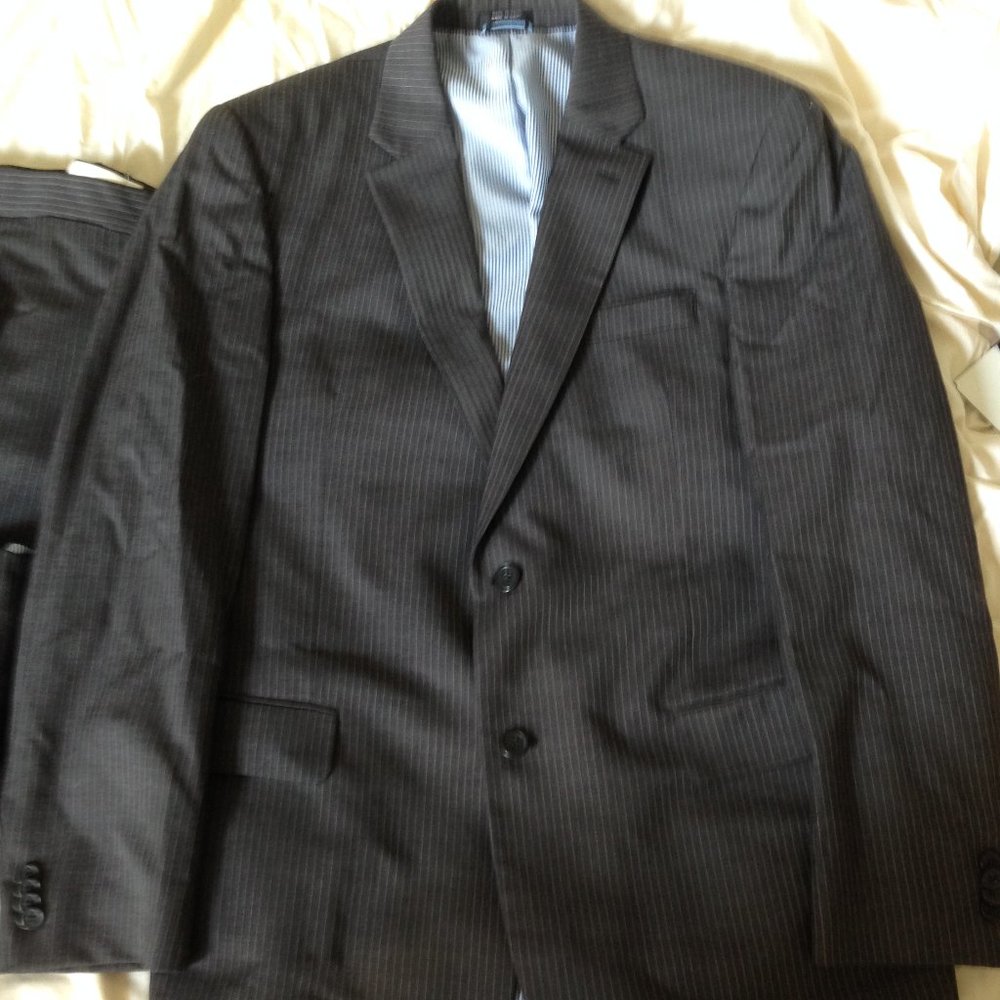 Mens 3 Piece Tommy Hillfiger Suit , Pre owned